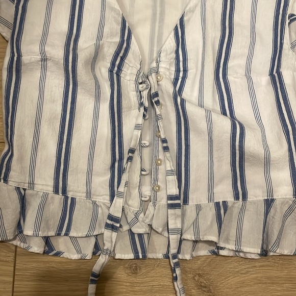 A&F Blouse - Picture 2 of 3